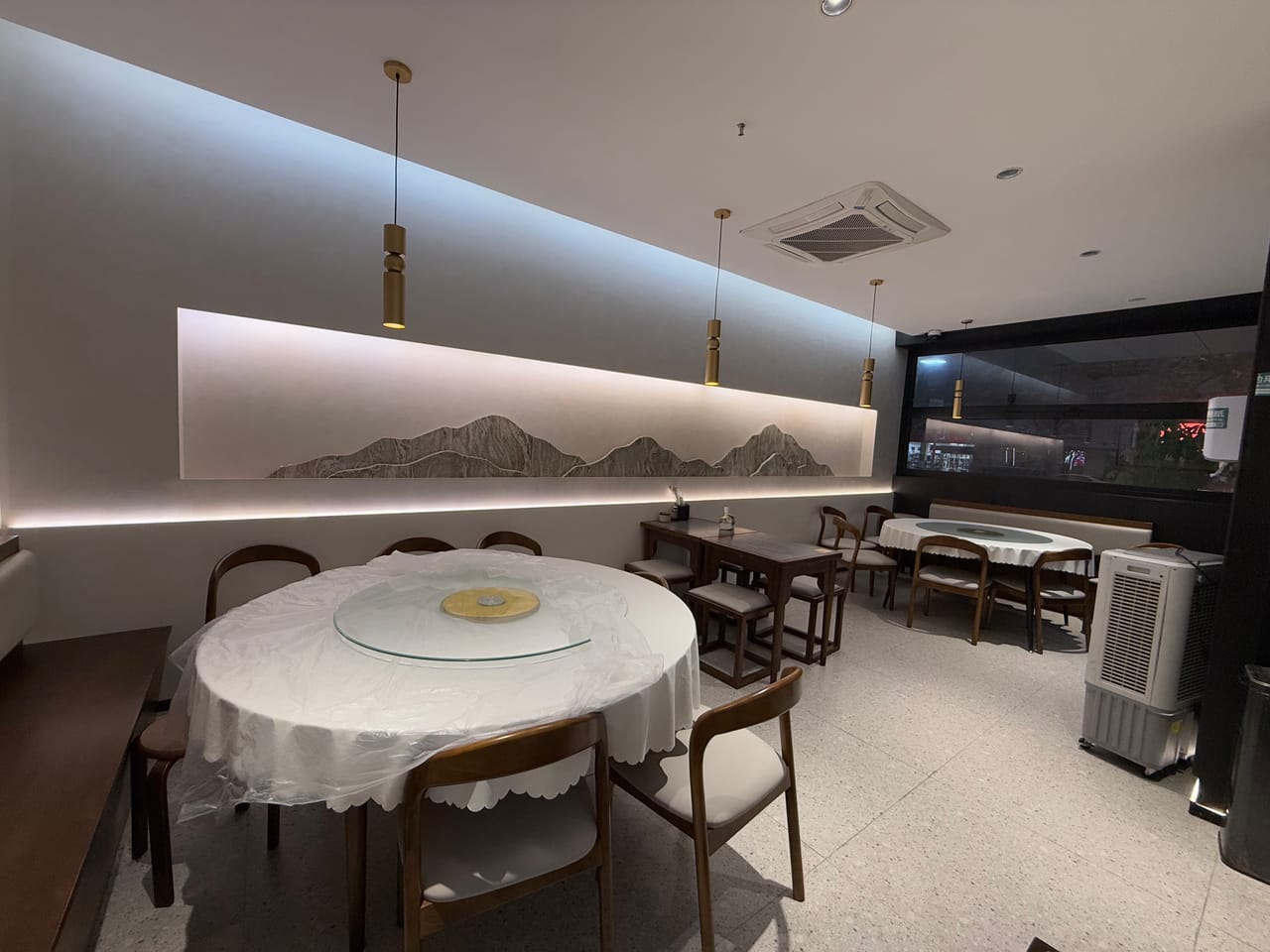 一手铺源 门宽十多米拐角处 嘉定区塔城路餐饮店直租！有燃气-4