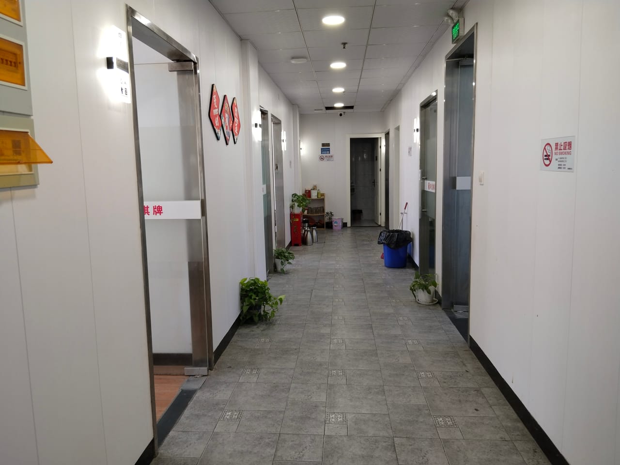浦东周浦商圈小区出入口可分租！可转让9个房间手慢无免费停车-10