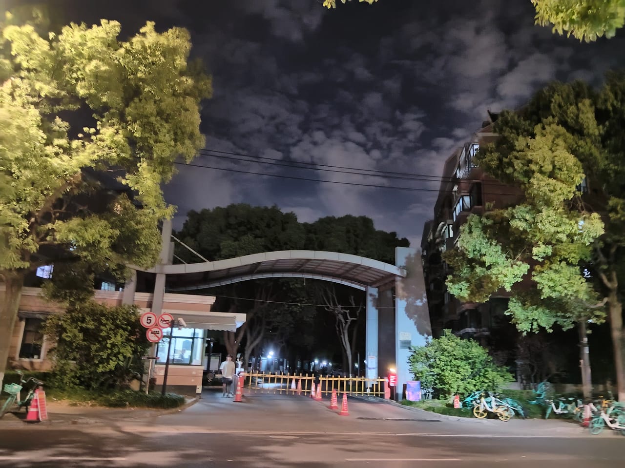 浦东张江建中路外卖店转让！客源稳定，周边多小区人流量密集-7