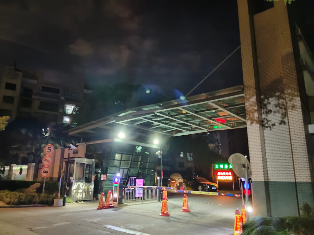 浦东张江建中路外卖店转让！客源稳定，周边多小区人流量密集-6