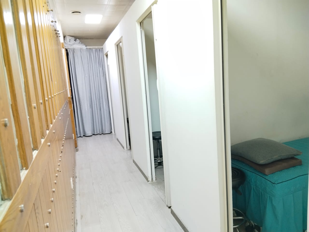 普陀区真如街道足浴店转让！小区门口沿街店可餐饮人员密消费稳-6