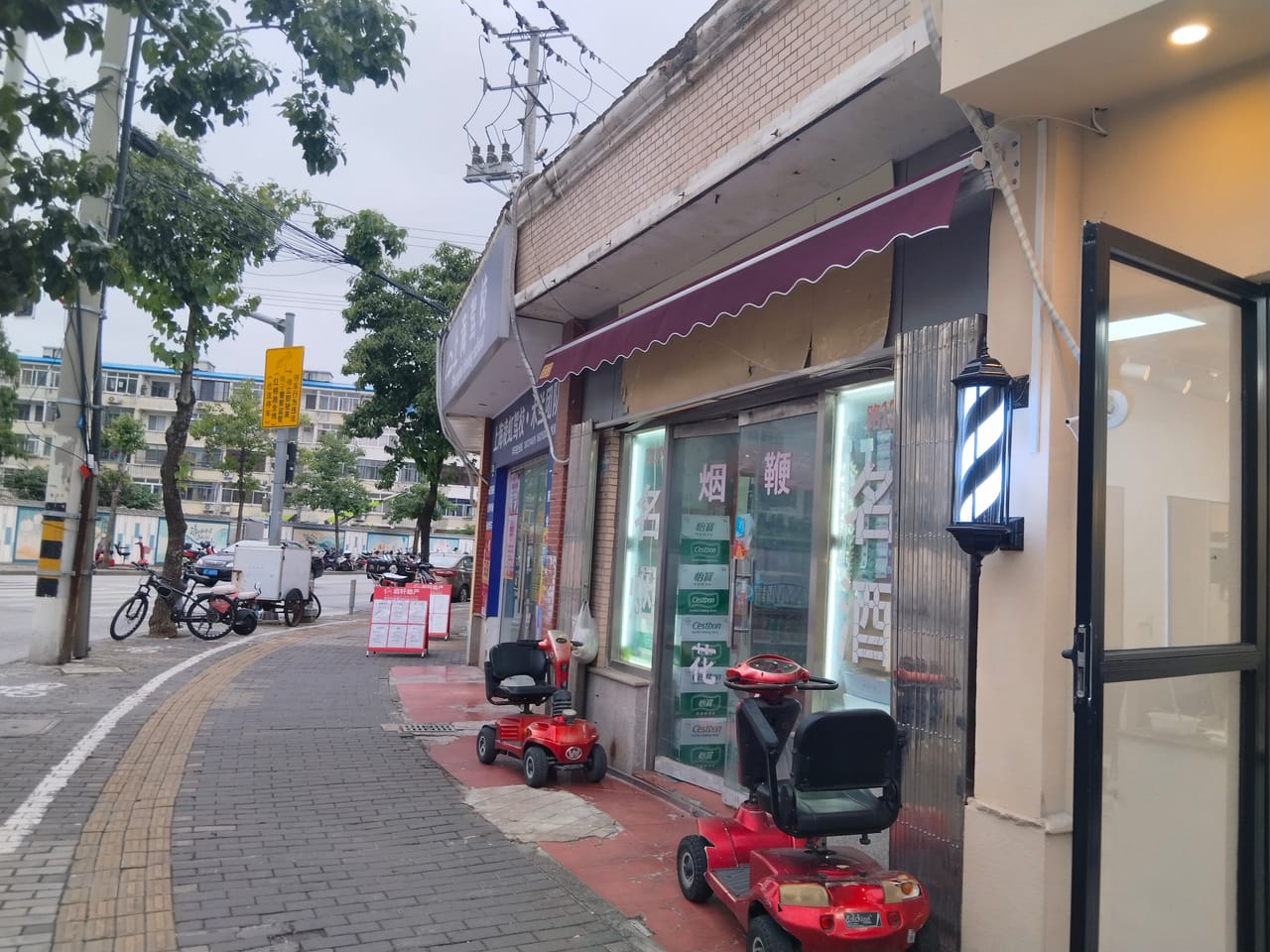 普陀区白丽路美发店转让！性价比高十字路口位置佳，多小区人流密集-3