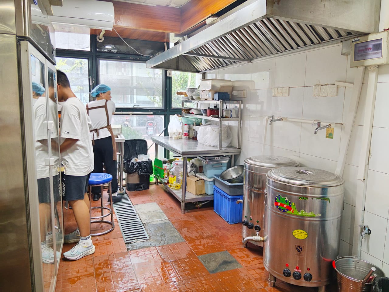 交通路旺铺转让，商务楼底下，带天然气，客源无忧，近地铁口-4