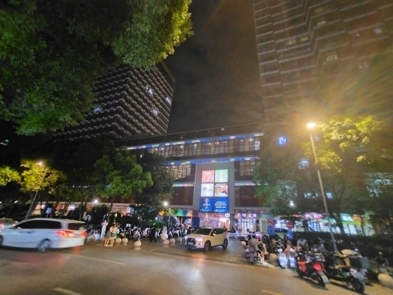 嘉定天祝路餐饮店转让！对面宝龙广场附近商务办公小区密集-3