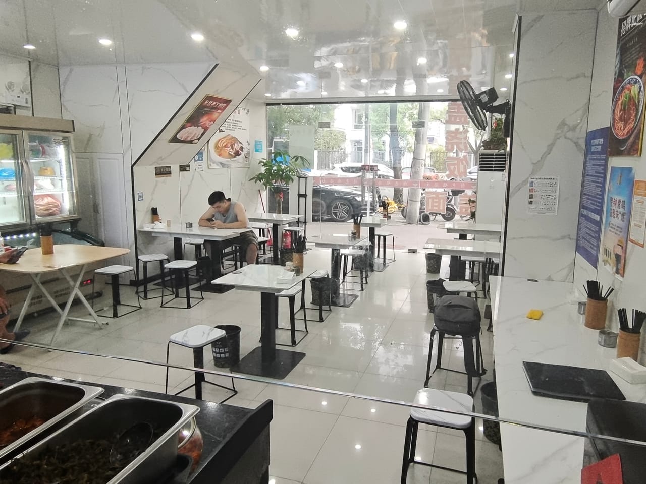 海阳路旺铺转让，周边小区密集，客源无忧，门头展示面宽位置佳-3