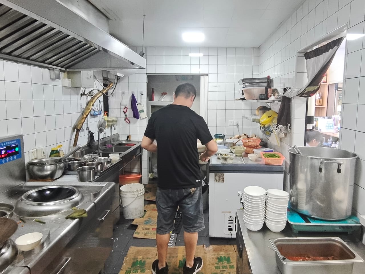 海阳路旺铺转让，周边小区密集，客源无忧，门头展示面宽位置佳-8
