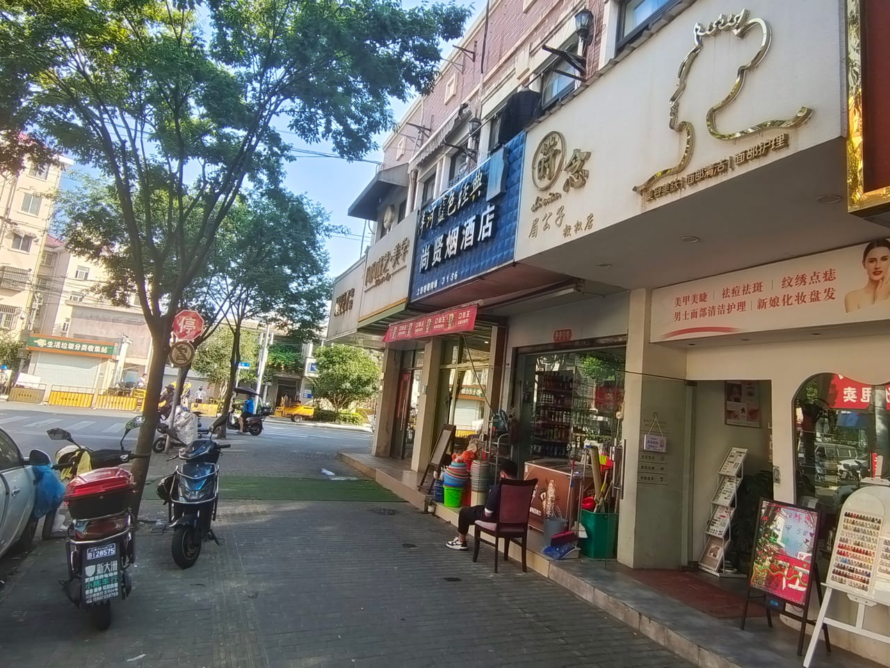 浦东川沙进贤路美甲店转让！客源稳定设备齐全，地理位置优越人流大-7