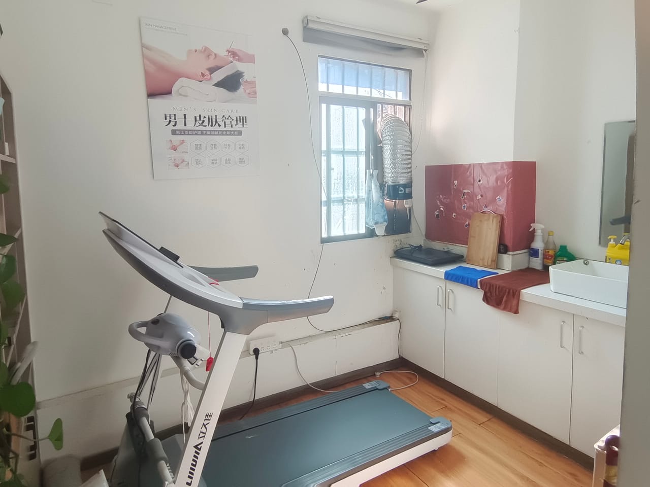浦东川沙进贤路美甲店转让！客源稳定设备齐全，地理位置优越人流大-5