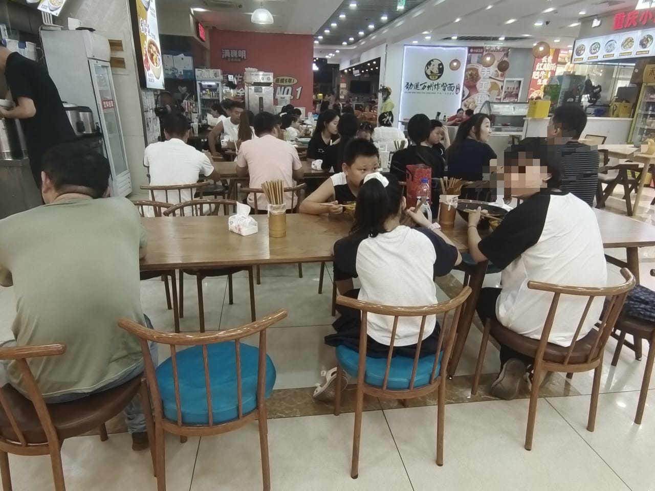 奉贤区地铁口美食广场沿街门面转让，购物生活一条街小区公寓-2