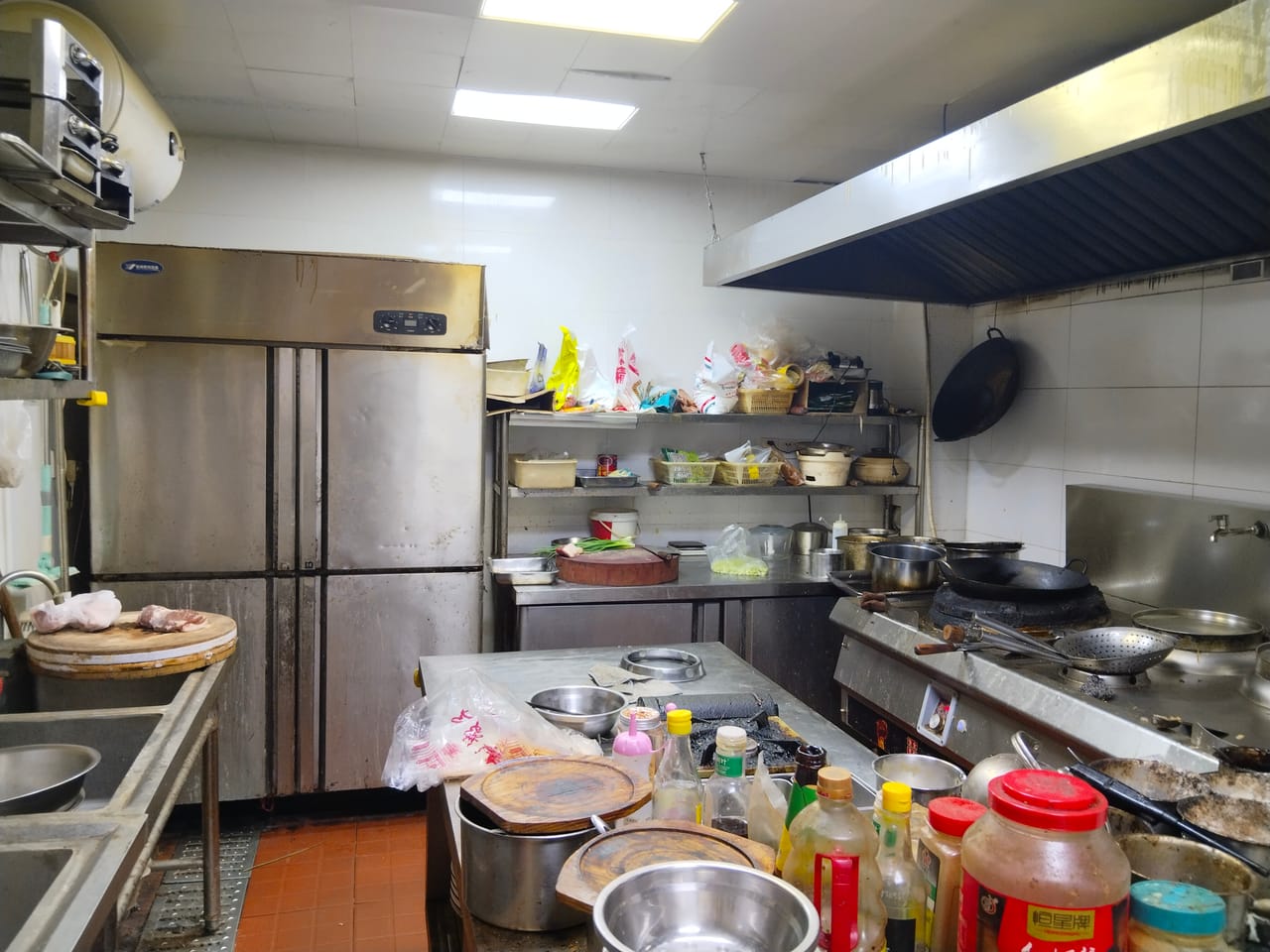 工业园公寓附近！宝山市台路餐饮店转让！带包间客源稳定-9