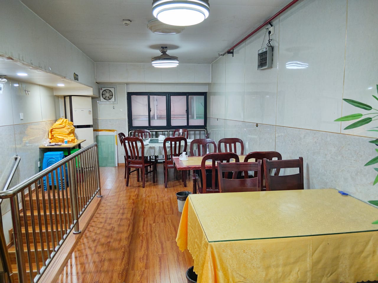 工业园公寓附近！宝山市台路餐饮店转让！带包间客源稳定-4