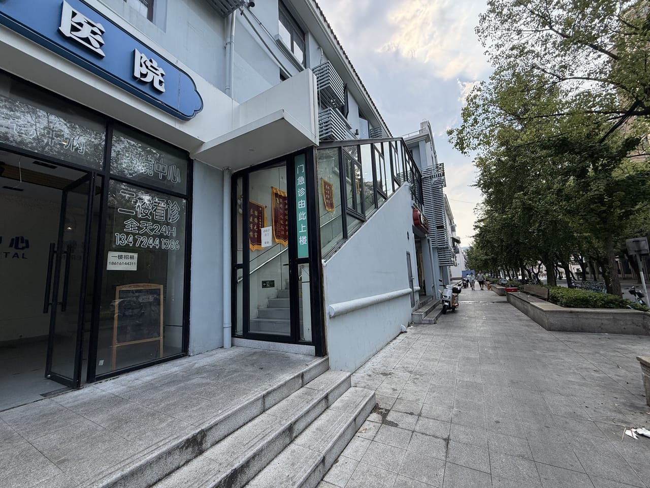 徐汇区华泾镇旺铺出租！有上下水无行业限制 小区公寓学校密集-8