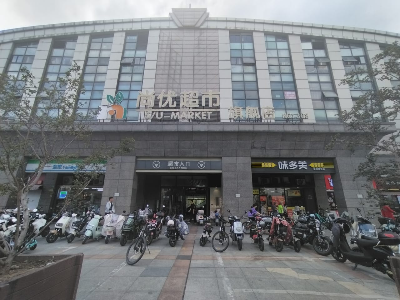 松江新城地铁站附近美容院转让！小区公寓广场人流量大-3