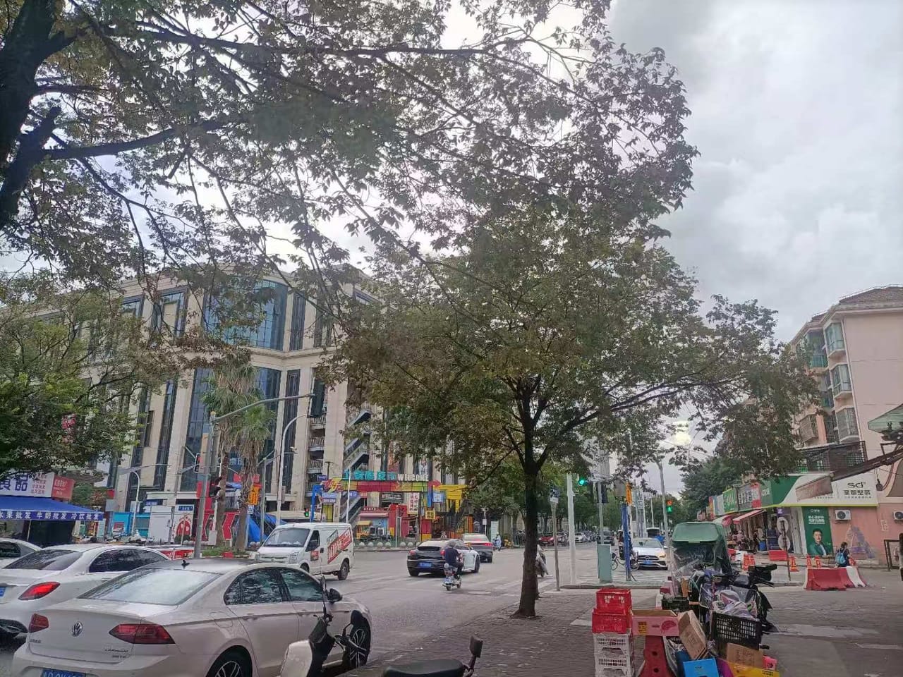 浦东康桥梓康路餐饮店转让！无行业限制客源稳定，位置佳人流量密集-3