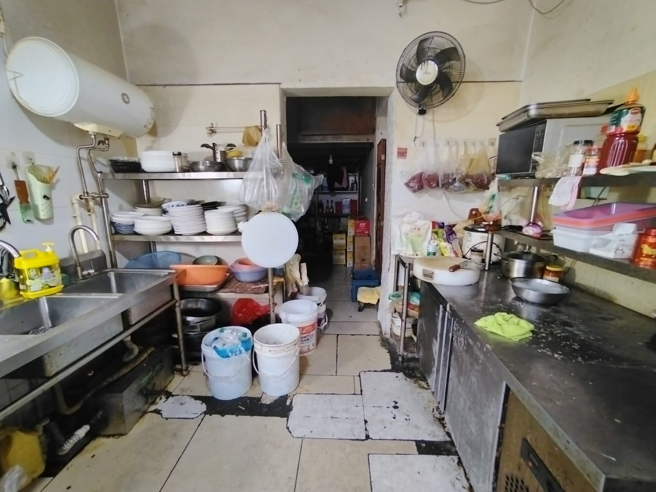 浦东庆荣路餐饮店转让！商圈成熟停车方便有阁楼，客源稳定位置佳-8