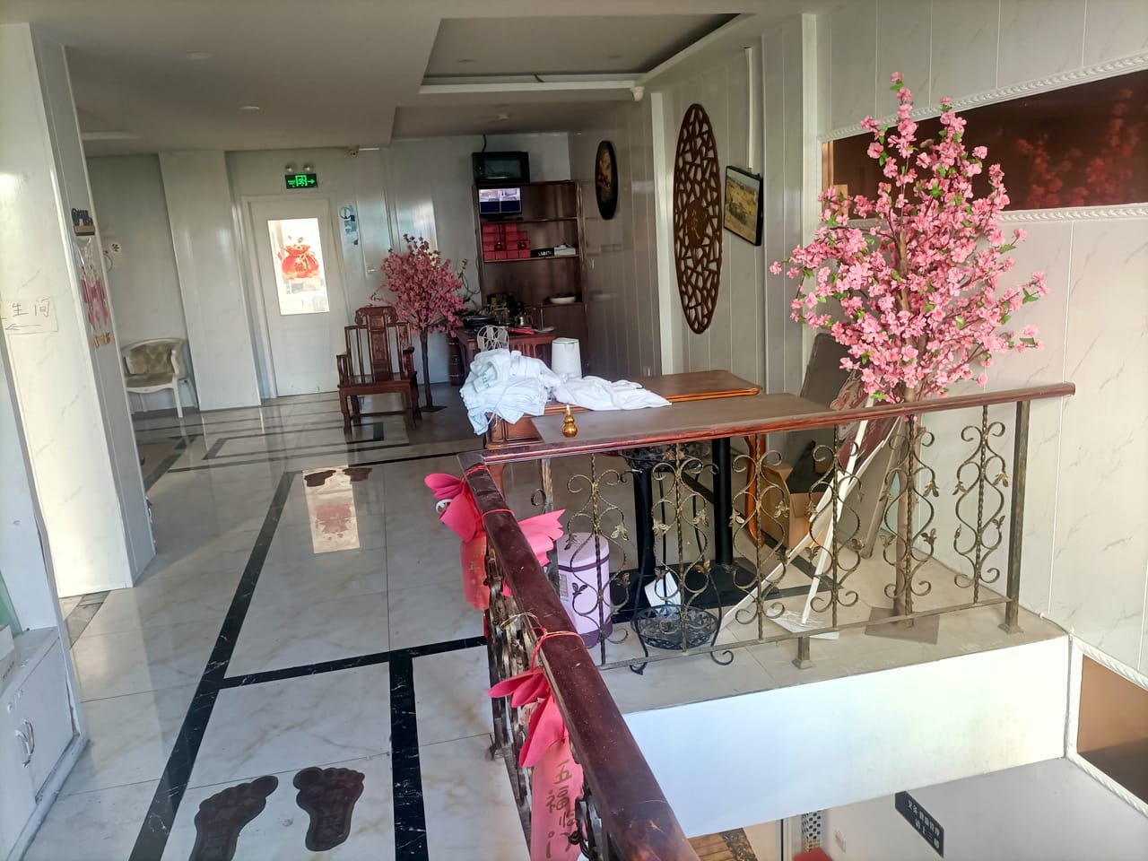 浦东惠南镇餐饮店转让！十字路口对面保健院小区公寓学校密集-8
