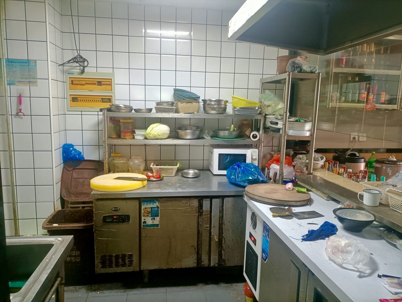 浦东惠南镇餐饮店转让！十字路口对面保健院小区公寓学校密集-6