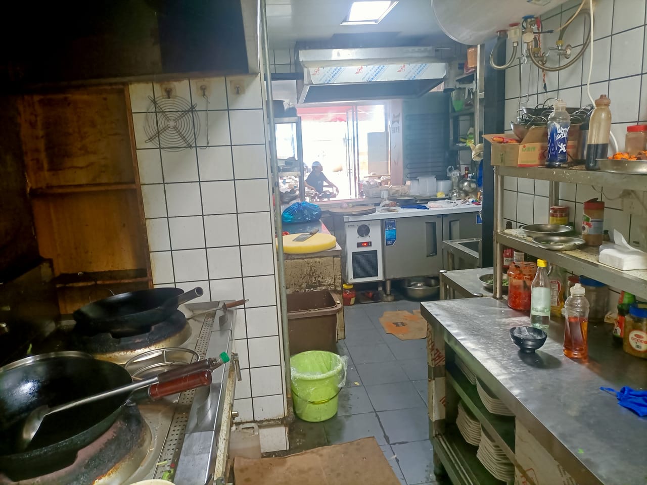 浦东惠南镇餐饮店转让！十字路口对面保健院小区公寓学校密集-4