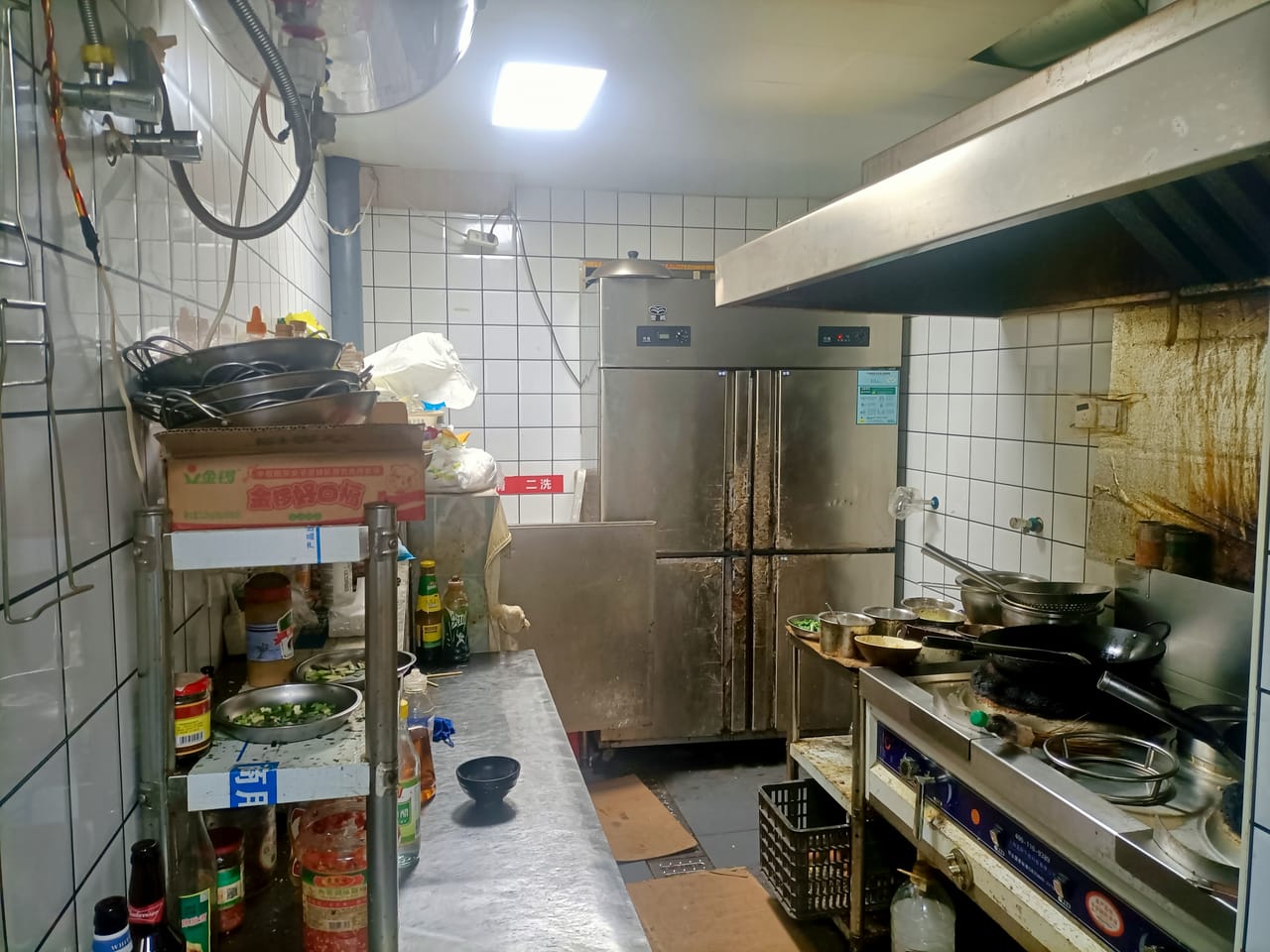 浦东惠南镇餐饮店转让！十字路口对面保健院小区公寓学校密集-7