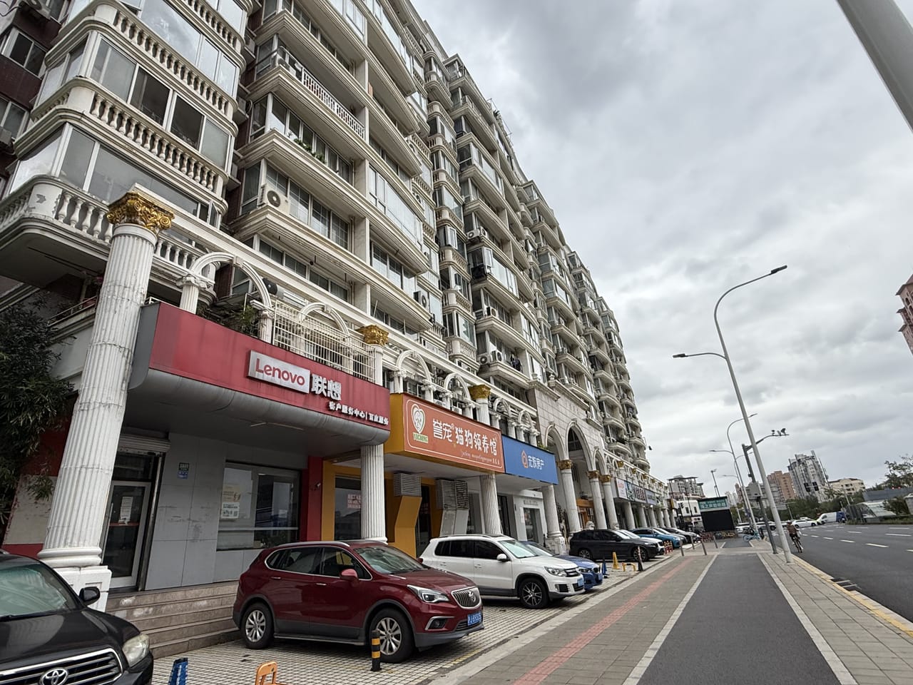 浦东张杨路旺铺出租！一手房源拎包入住适合美容美业轻餐人流大-3