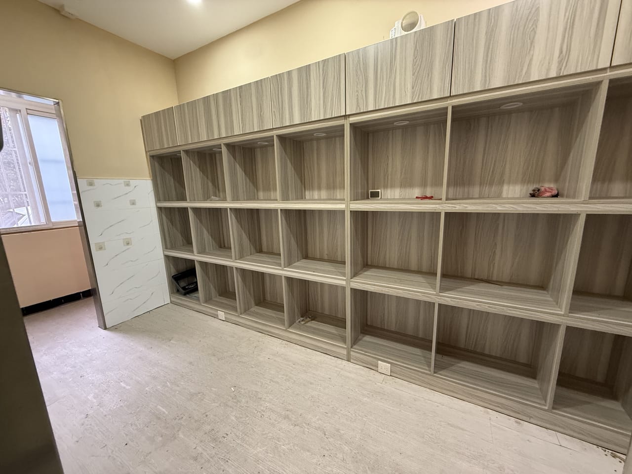 浦东张杨路旺铺出租！一手房源拎包入住适合美容美业轻餐人流大-4