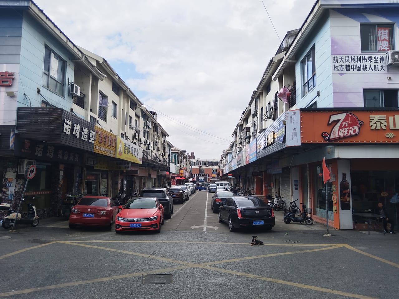 青浦华志路旺铺直租无转让费！周边多小区和酒店分布，商圈成熟-10