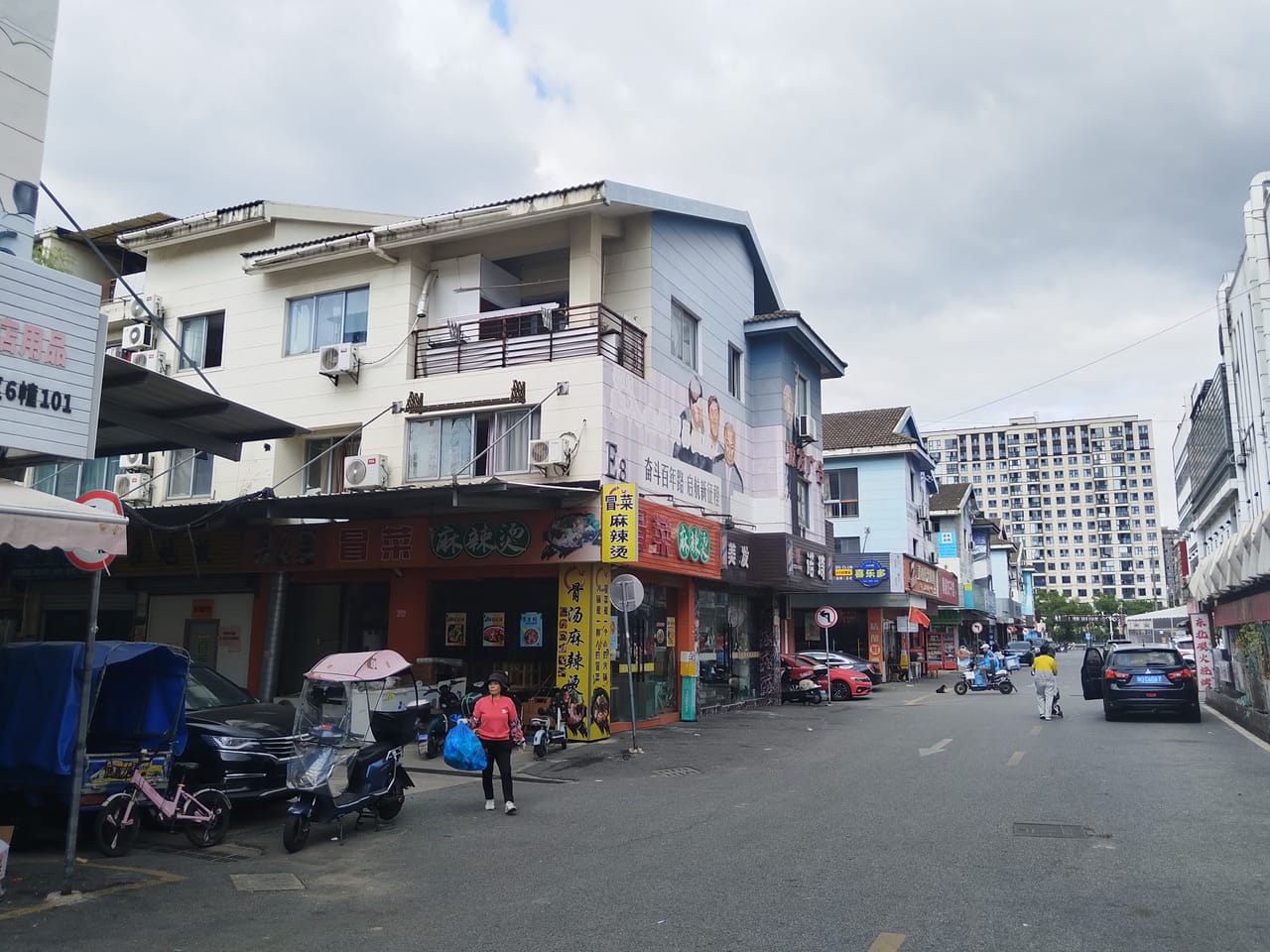 青浦华志路旺铺直租无转让费！周边多小区和酒店分布，商圈成熟-8
