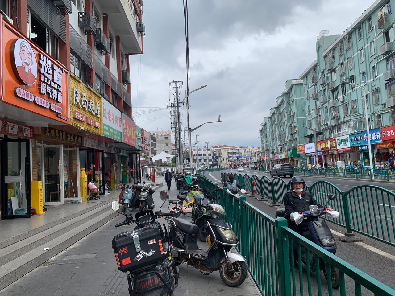 浦东周浦年家浜路餐饮店转让！商圈成熟，地理位置优越人流量密集-8