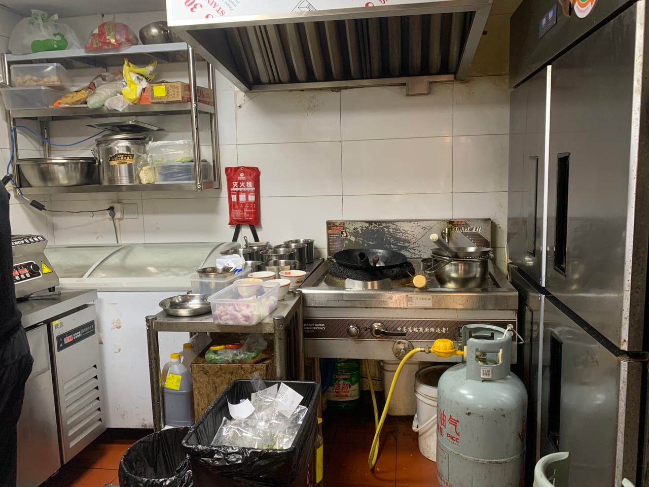 浦东周浦年家浜路餐饮店转让！商圈成熟，地理位置优越人流量密集-3