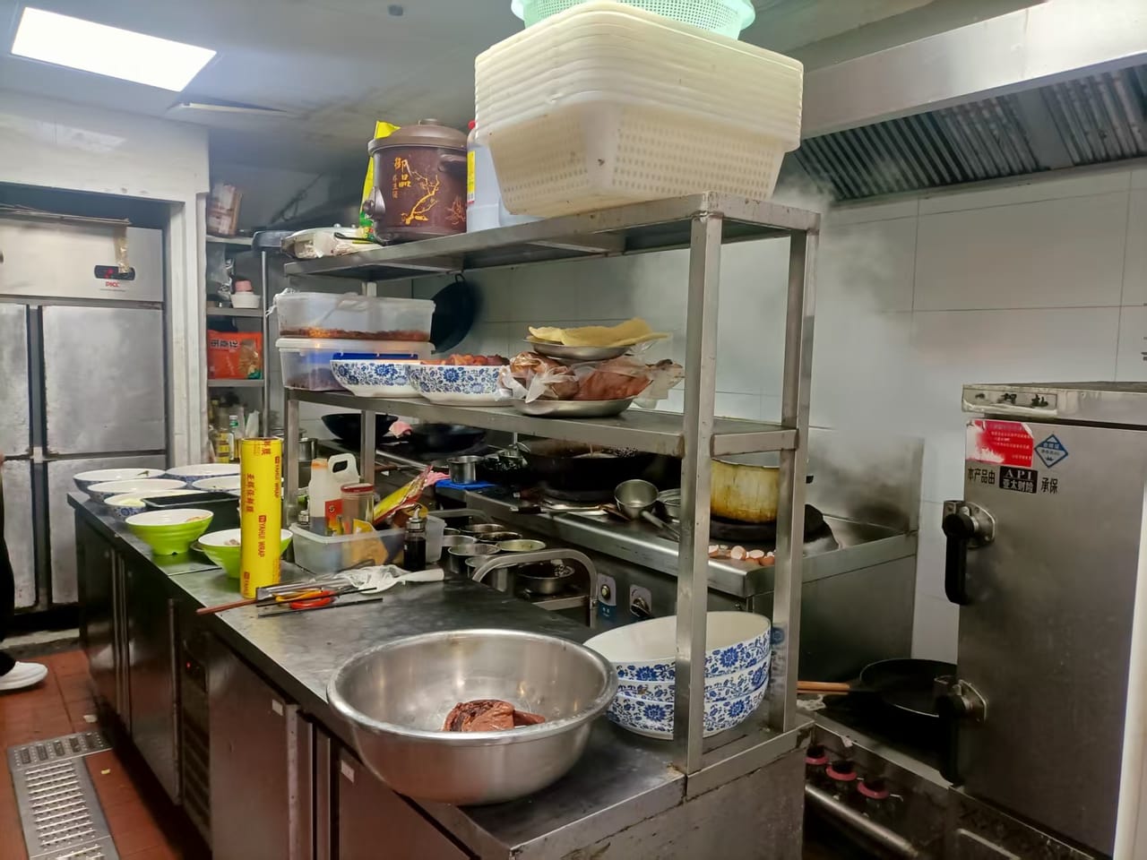 松江仓汇路餐饮店转让！周边多小区环绕，地理位置优越，人流密集-6