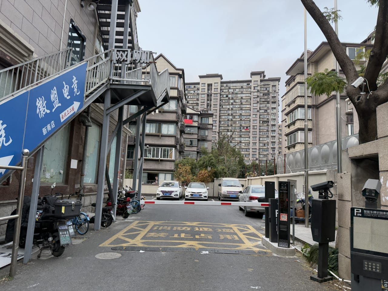 松江新南街步行街餐饮店转让！休闲购物一体人流量大-6