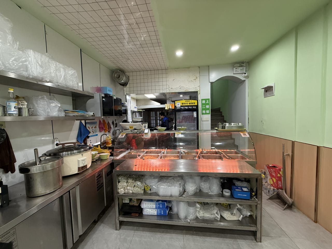 嘉定天池路餐饮店转让！三层楼店铺客源稳定，位置佳，人流量密集-10