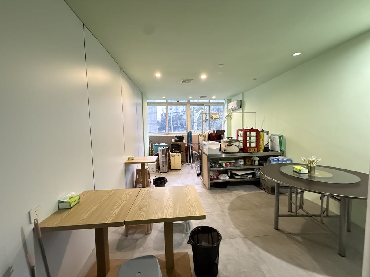 嘉定天池路餐饮店转让！三层楼店铺客源稳定，位置佳，人流量密集-6