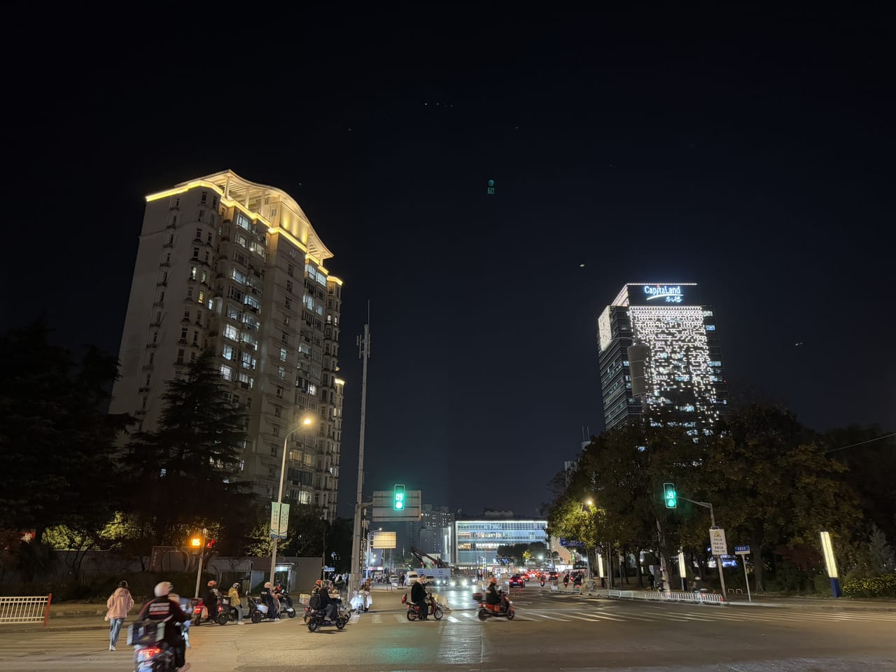 闵行莘庄镇莘建东路旺铺出租！近地铁口小区公寓密集-10