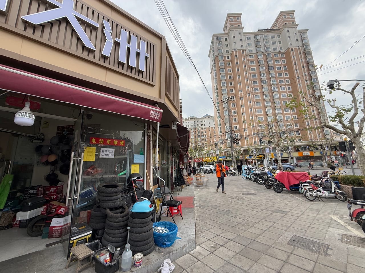 台儿庄路旺铺转让！菜市场门口，带客源！小区密集客源无忧！