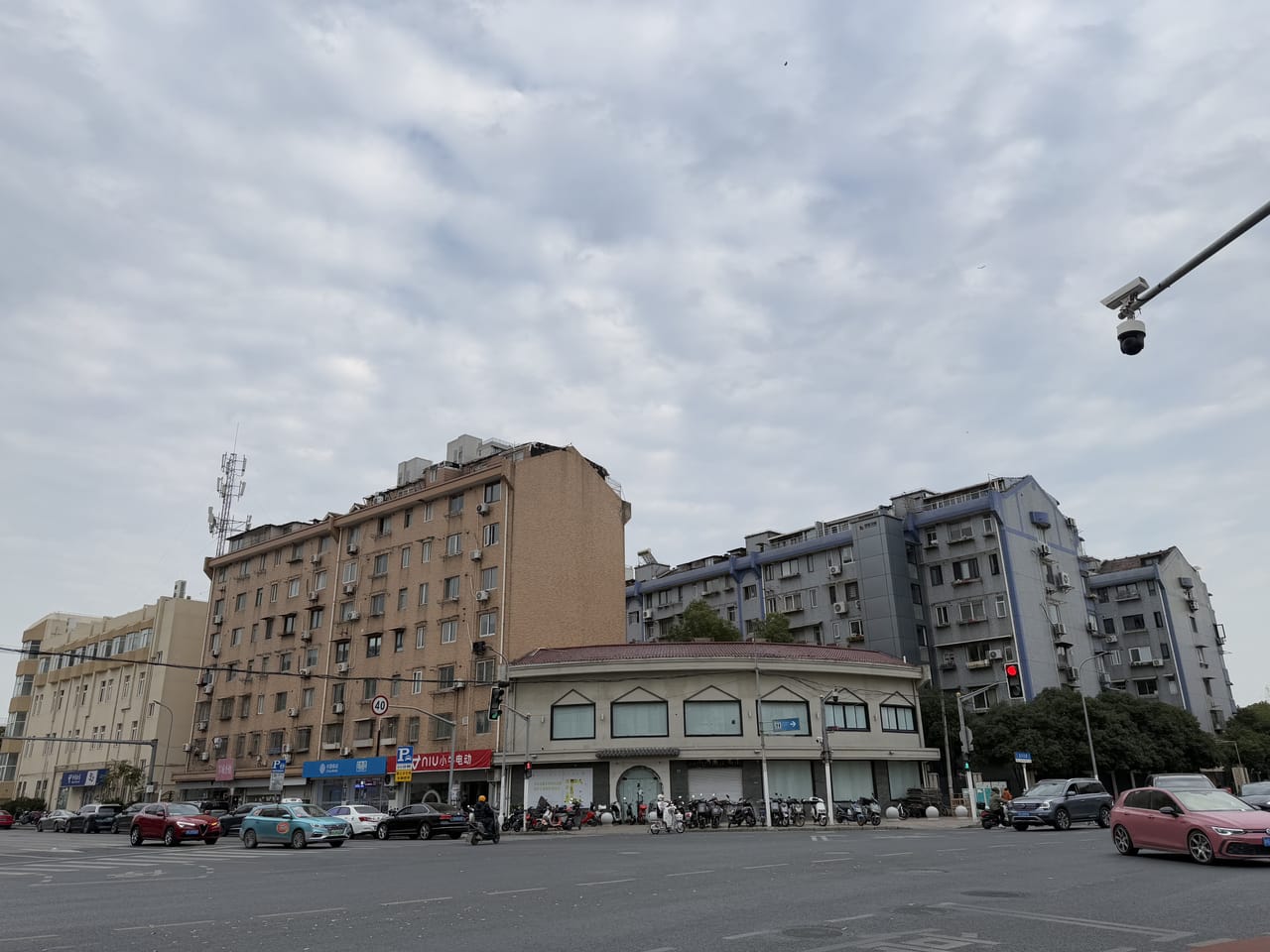 徐汇长桥街道龙川北路旺铺出租！地理位置优越，除餐饮外无行业限制-10