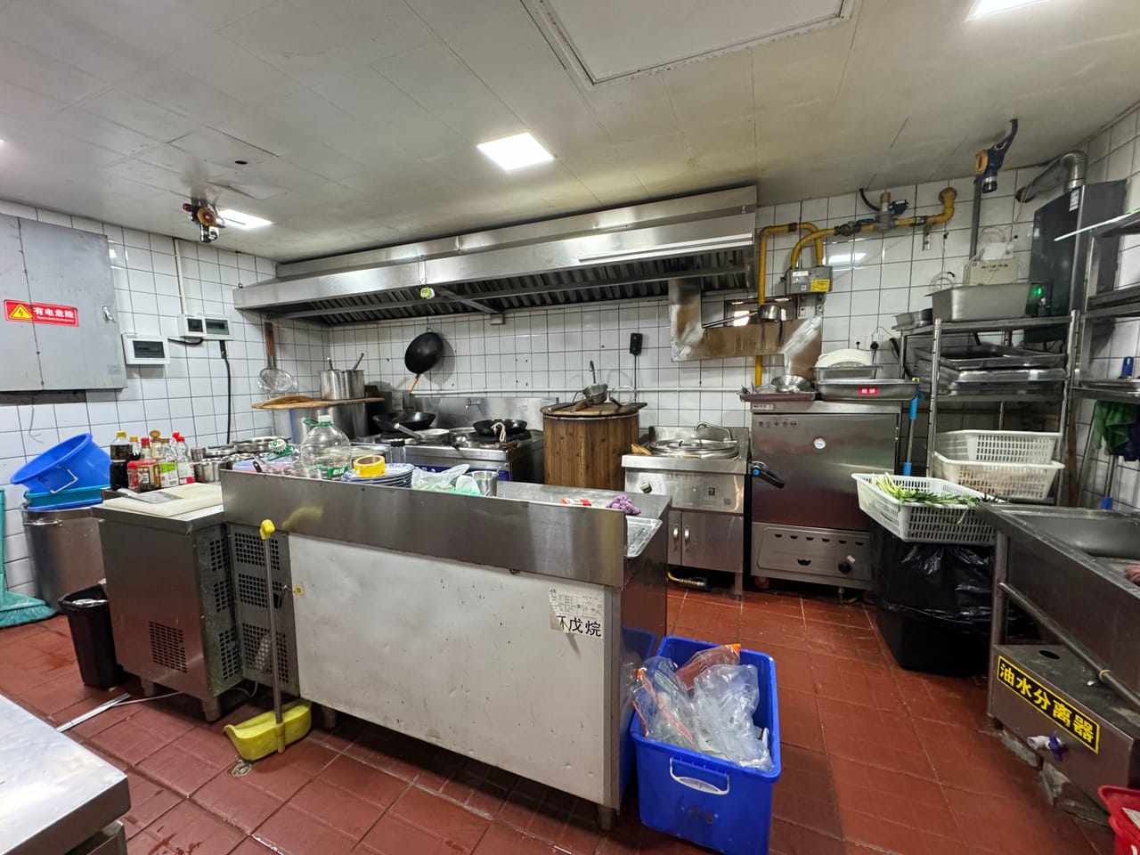 静安区高平路餐饮店转让！有天然气装修新设备齐全，位置佳人流大-8