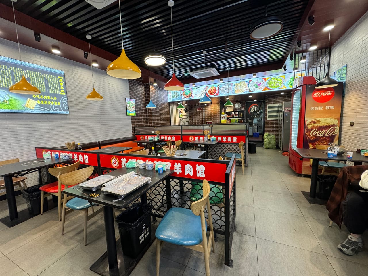 静安区高平路餐饮店转让！有天然气装修新设备齐全，位置佳人流大-3