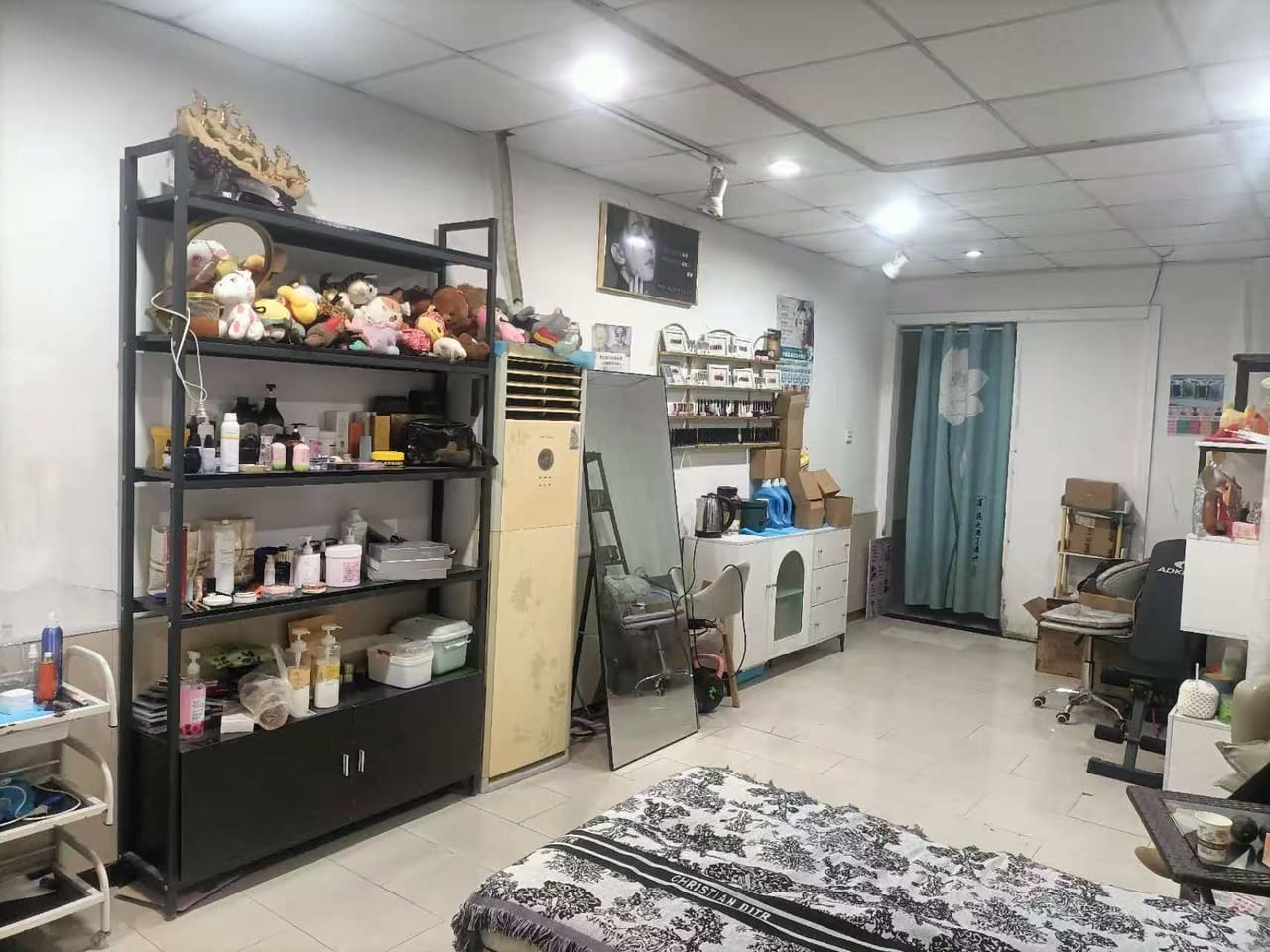 淞发路旺铺转让！租金3800/月，带装修带客源，性价比高！-6