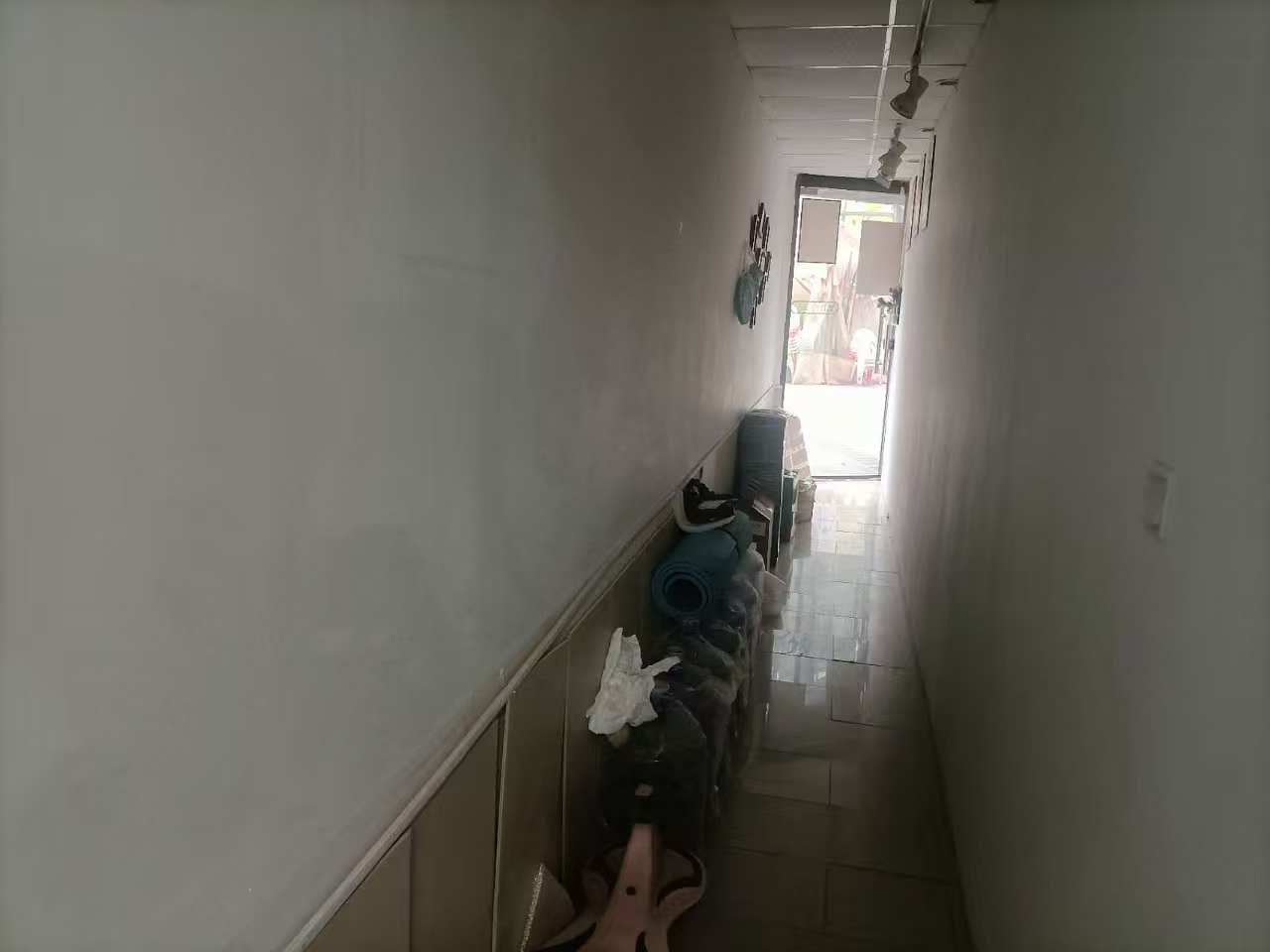 淞发路旺铺转让！租金3800/月，带装修带客源，性价比高！-9