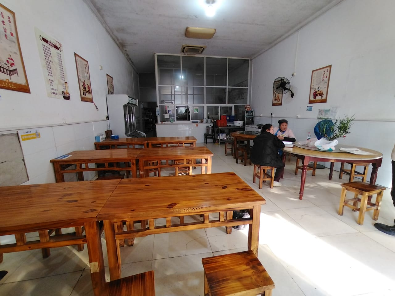 奉贤同迎路餐饮店转让！周边多工业园，上班族多客源稳定位置佳-4