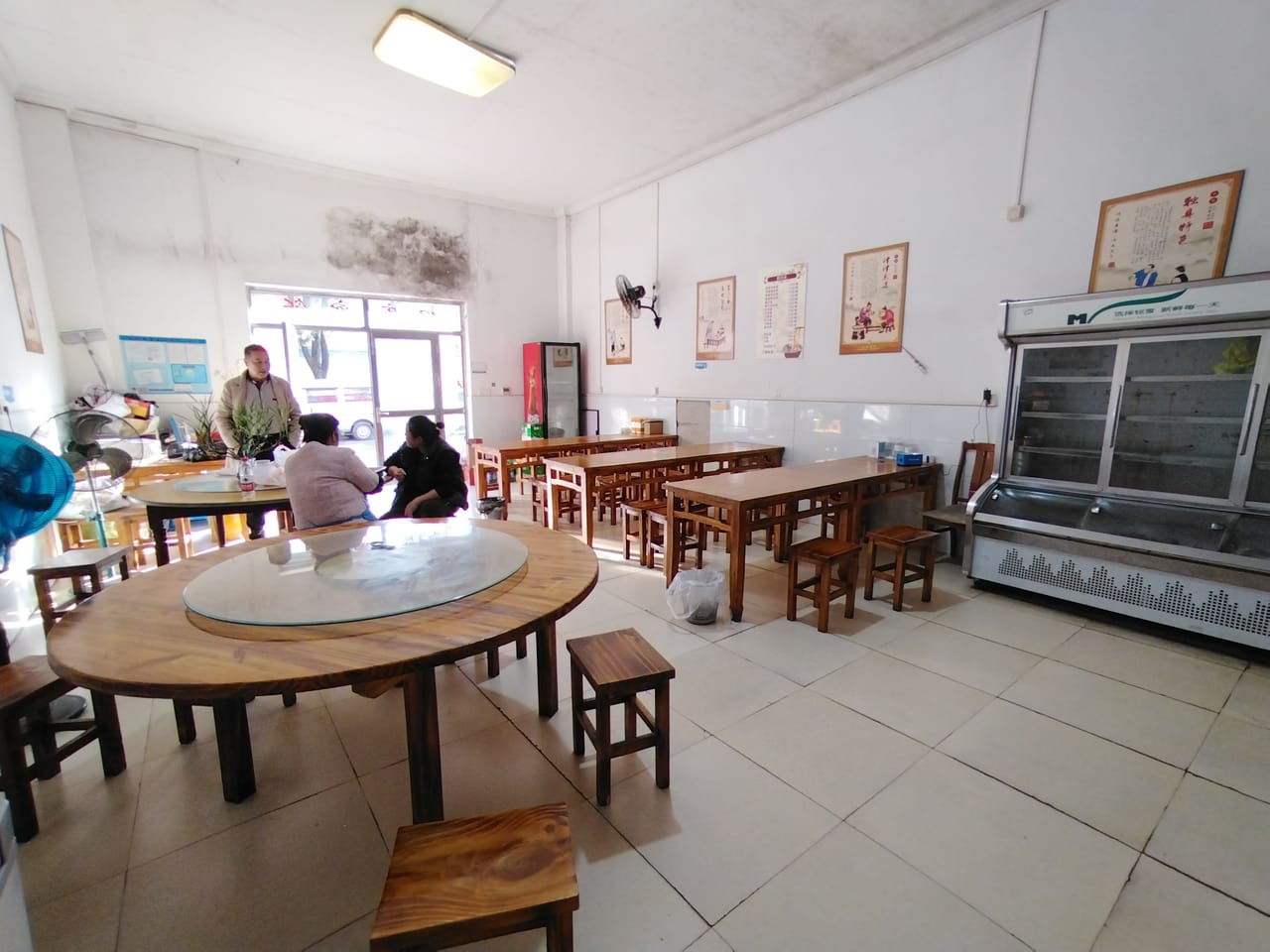 奉贤同迎路餐饮店转让！周边多工业园，上班族多客源稳定位置佳-2