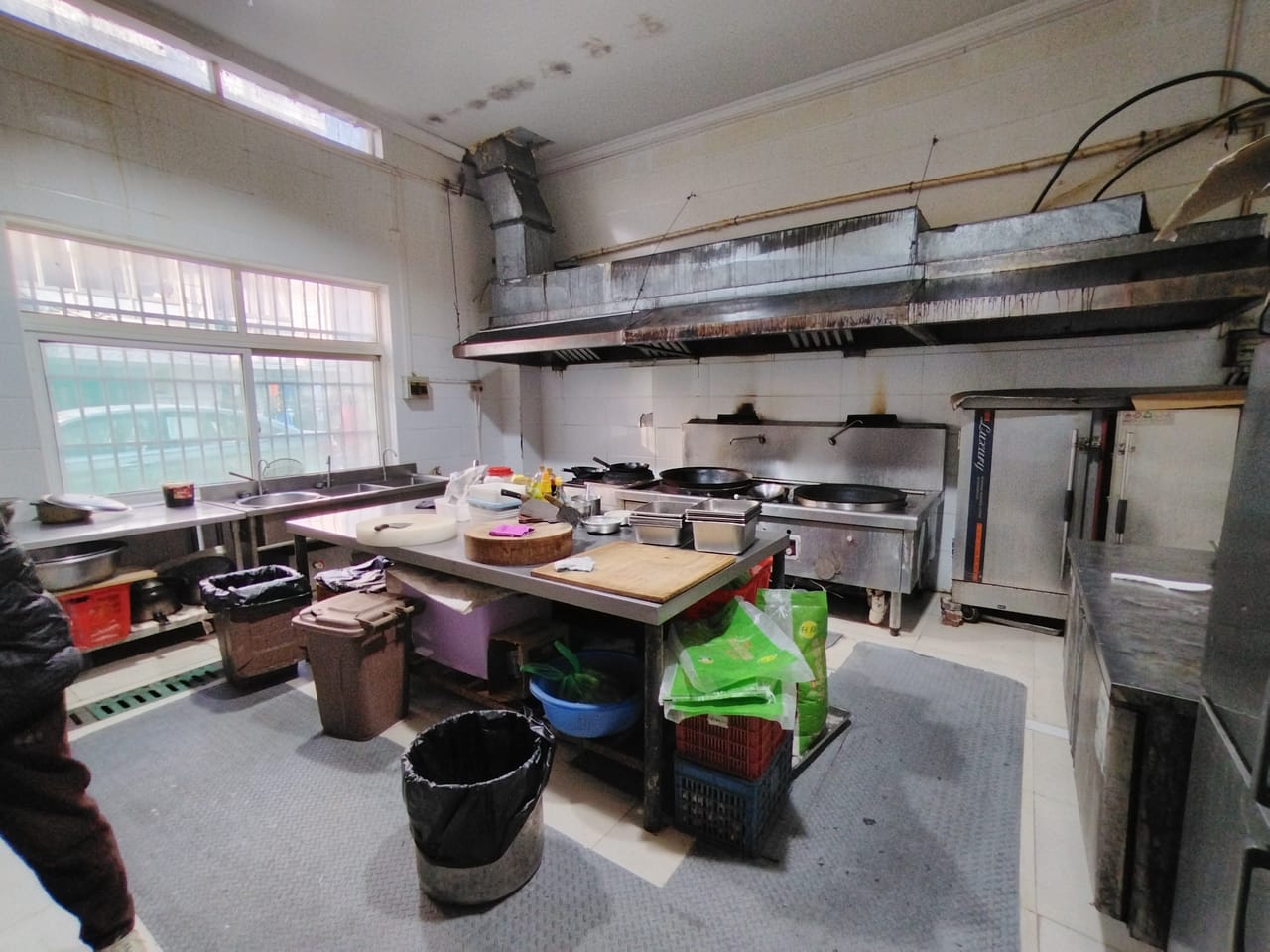 奉贤同迎路餐饮店转让！周边多工业园，上班族多客源稳定位置佳-3