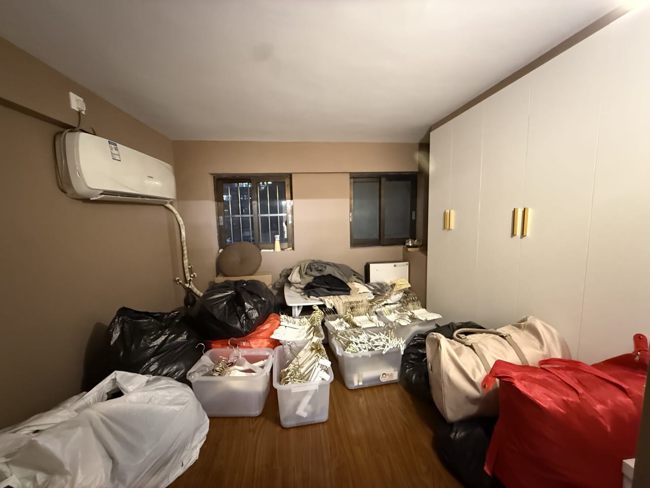 城南路旺铺转让！5833/月，带装修可以住，小区密集客源稳-5
