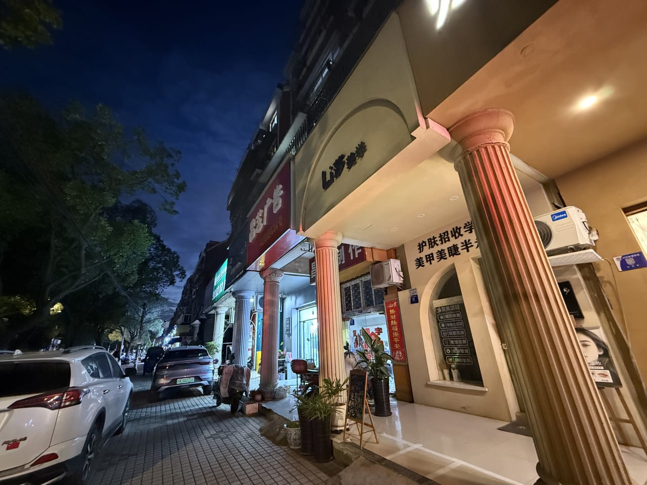 城南路旺铺转让！5833/月，带装修可以住，小区密集客源稳-10