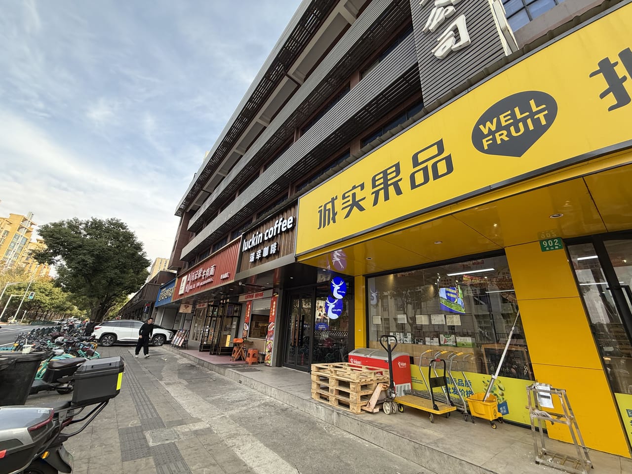 灵山路旺铺转让！纯一楼双开门，十字路口位置商圈成熟位置佳-9