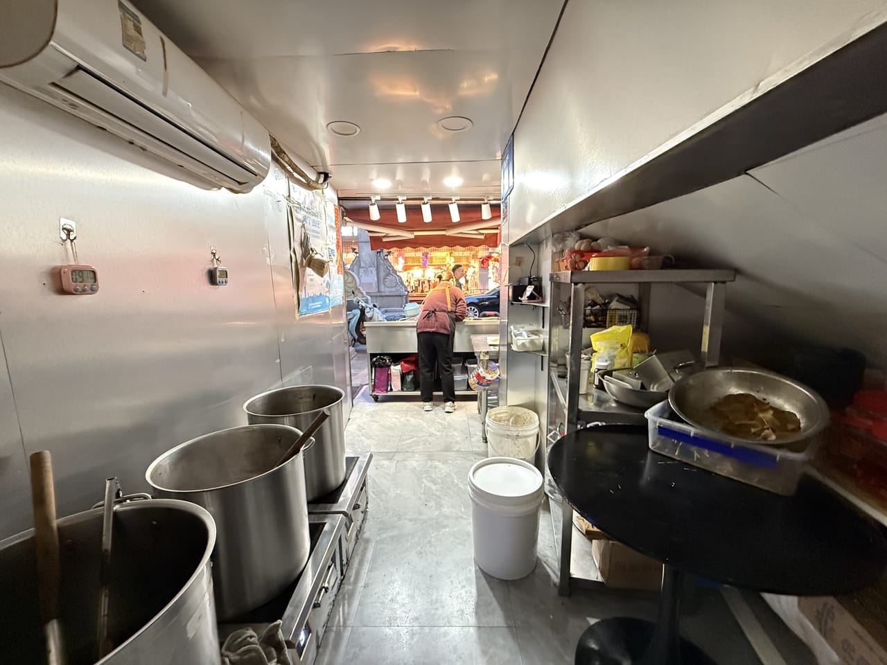 松江庙前街小吃店转让！路口位置地段佳，无行业限制人流量密集-6