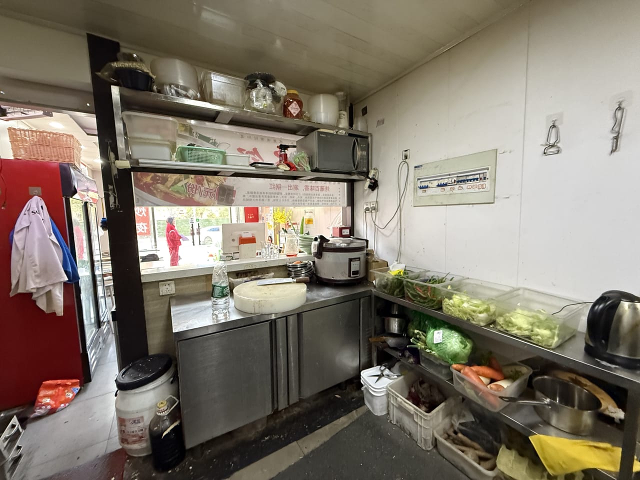 嘉定安亭酒店旁边拐角餐饮店转让！可外摆 小区公寓密集人流大-10