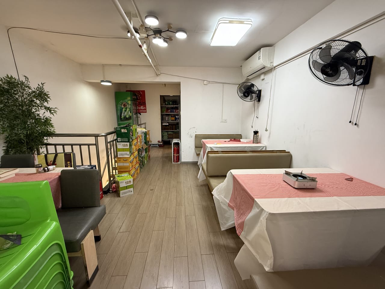 嘉定安亭酒店旁边拐角餐饮店转让！可外摆 小区公寓密集人流大-8