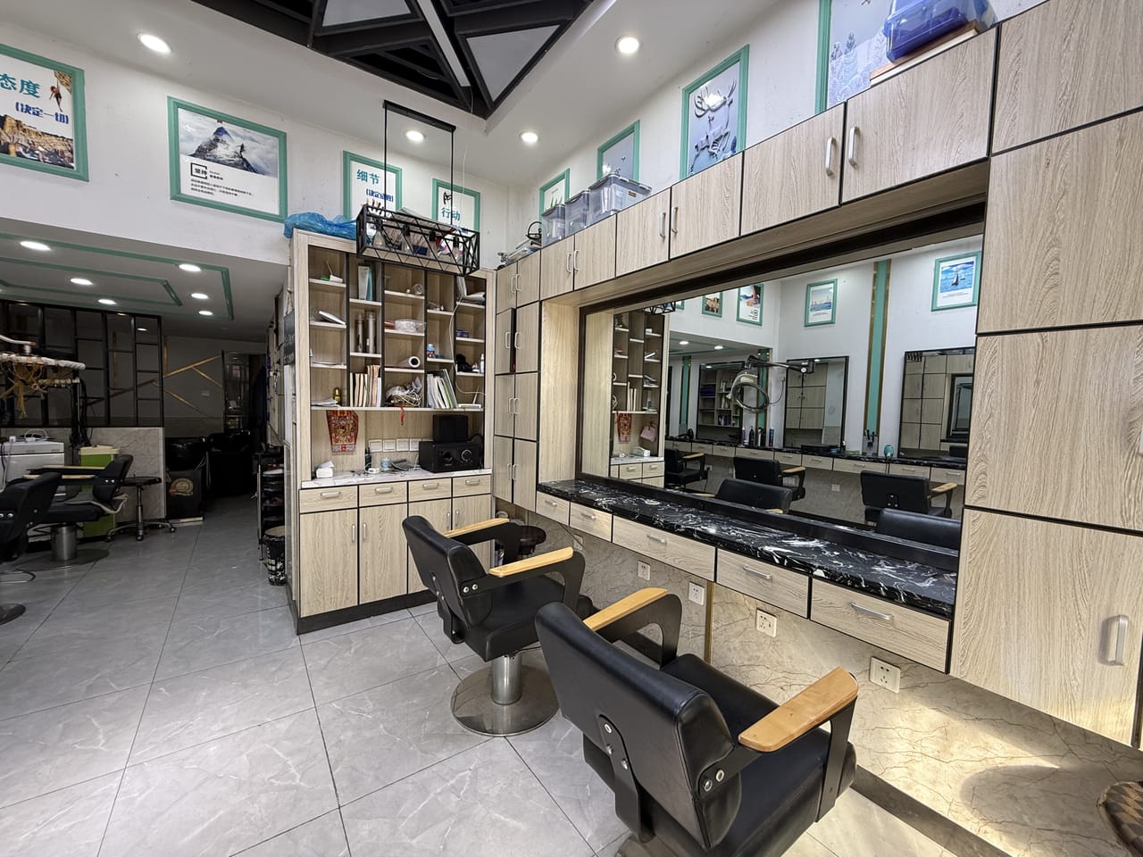 莲溪路美发店转让！带资源渠道，有独立厨卫，周边多小区分布-4